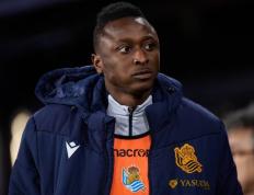 记者：瓦伦西亚寻求引进前锋，与皇家社会商谈再次租借萨迪克