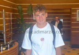 S-埃斯波西托接受卡利亚里的体检：很高兴来到这里，加油卡利亚里