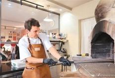 把比萨烤出“中国风”（我在中国·行耕记）