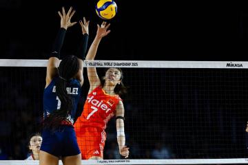 中国女排世锦赛小组赛全胜，将与法国队争八强