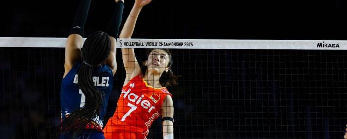 中国女排世锦赛小组赛全胜，将与法国队争八强