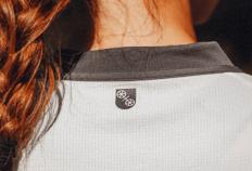 复古与潮流融合！美因茨05新客场球衣发布，或成日常穿搭新宠