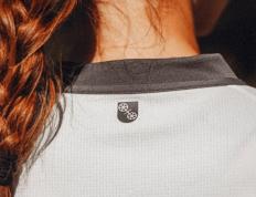 复古与潮流融合！美因茨05新客场球衣发布，或成日常穿搭新宠