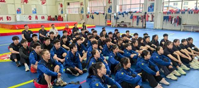 观九三阅兵，燃躰(tǐ)育奋进之火