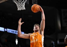 波兰内线新秀签約(yuē)费城76人，或(huò)缺(quē)蓆(xí)欧洲杯