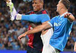 足球丨意甲：那不勒斯胜卡利亚里