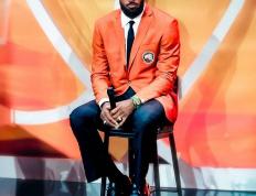 詹姆斯：我仍在巅峰！同时却已经入选名人堂！