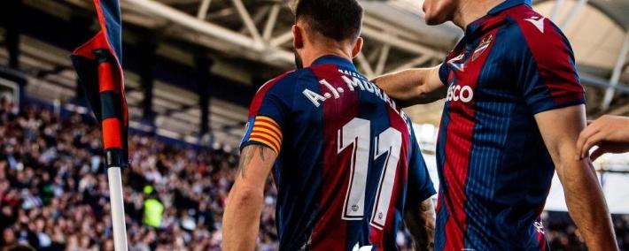 西甲-莱万特2-4巴萨：莱万特有想法，莱万可以上场了|前瞻