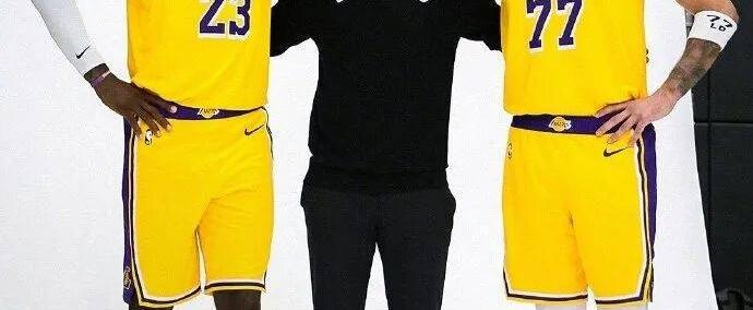 新赛季巡礼—纽约尼克斯：豪门复兴路上的机遇与挑战