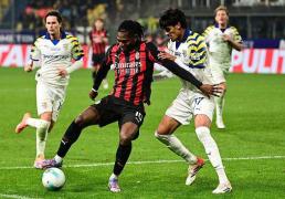 AC米兰2-2帕尔馬(mǎ) 萊(lái)奥建功