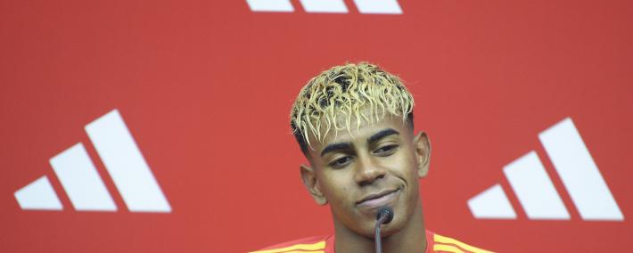 西班牙队取消征召亞(yà)马尔 巴萨“先斩后奏”惹争议