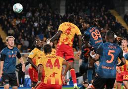 （体育）足球——意甲：那不勒斯胜莱切