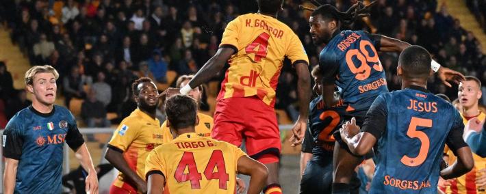 （体育）足球——意甲：那不勒斯胜莱切