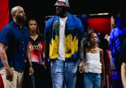 詹姆斯前队友(yǒu)提议老詹离开湖人，暗示队友(yǒu)不(bù)如加入迈阿密热火