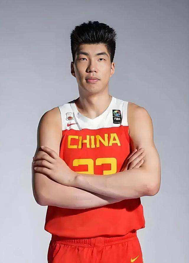 余嘉豪确认加盟西甲联赛，场均13分+8篮板成CBA新生力量