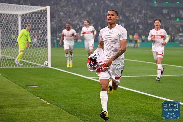 足球 | 德国杯:斯图加特队夺冠