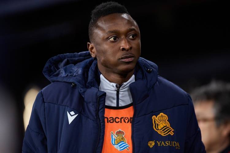 记者：瓦伦西亚寻求引进前锋，与皇家社会商谈再次租借萨迪克