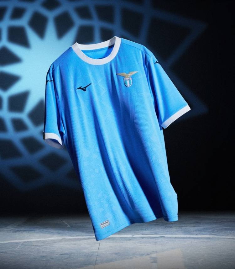 拉齐奥发布新(xīn)赛季主客场球衣：美津浓设计，致敬米开朗基罗经典