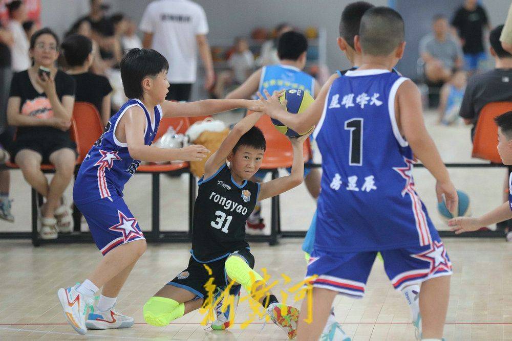 潍坊高密：小篮球 大梦想——小篮球U系列精英交流赛举行