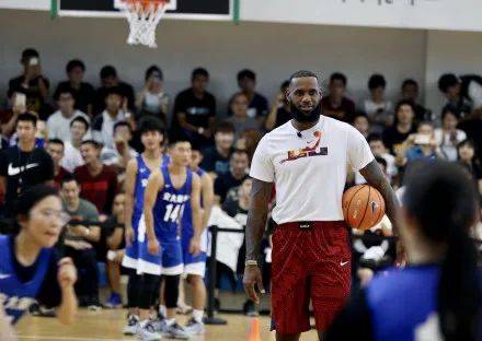 官宣！詹姆斯来中国了！你想见到他吗？