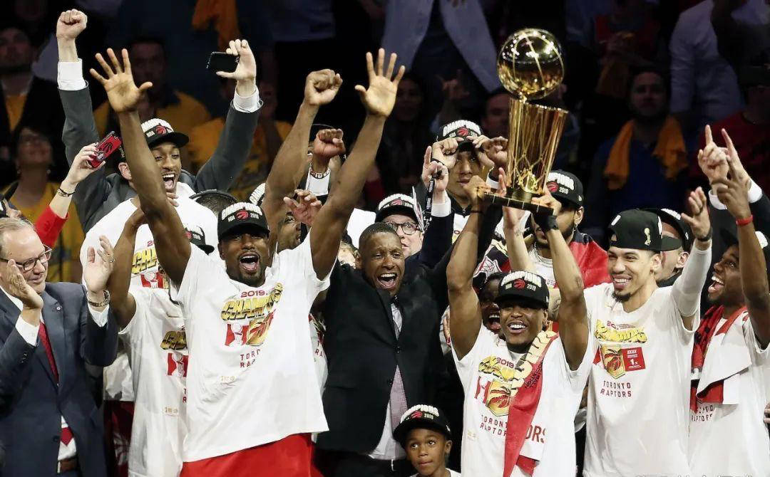 分道(dào)敭(yáng)镳！多伦多猛龙总冠军功臣正式(shì)离队