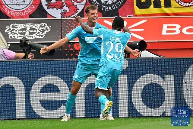 足球丨德甲:勒沃库森不敌霍芬海姆