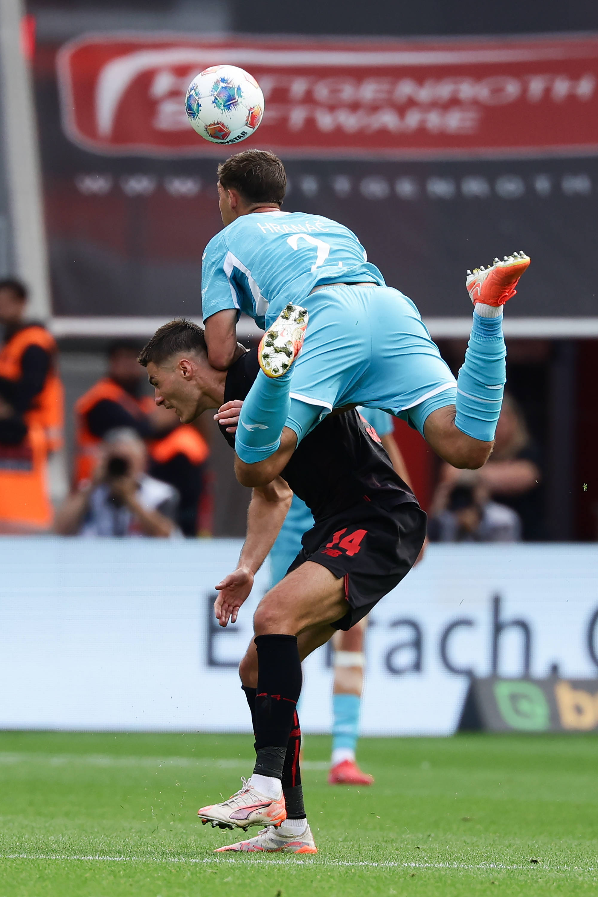 (体育)足球——德甲(jiǎ):勒沃库森不(bù)敌霍芬海姆