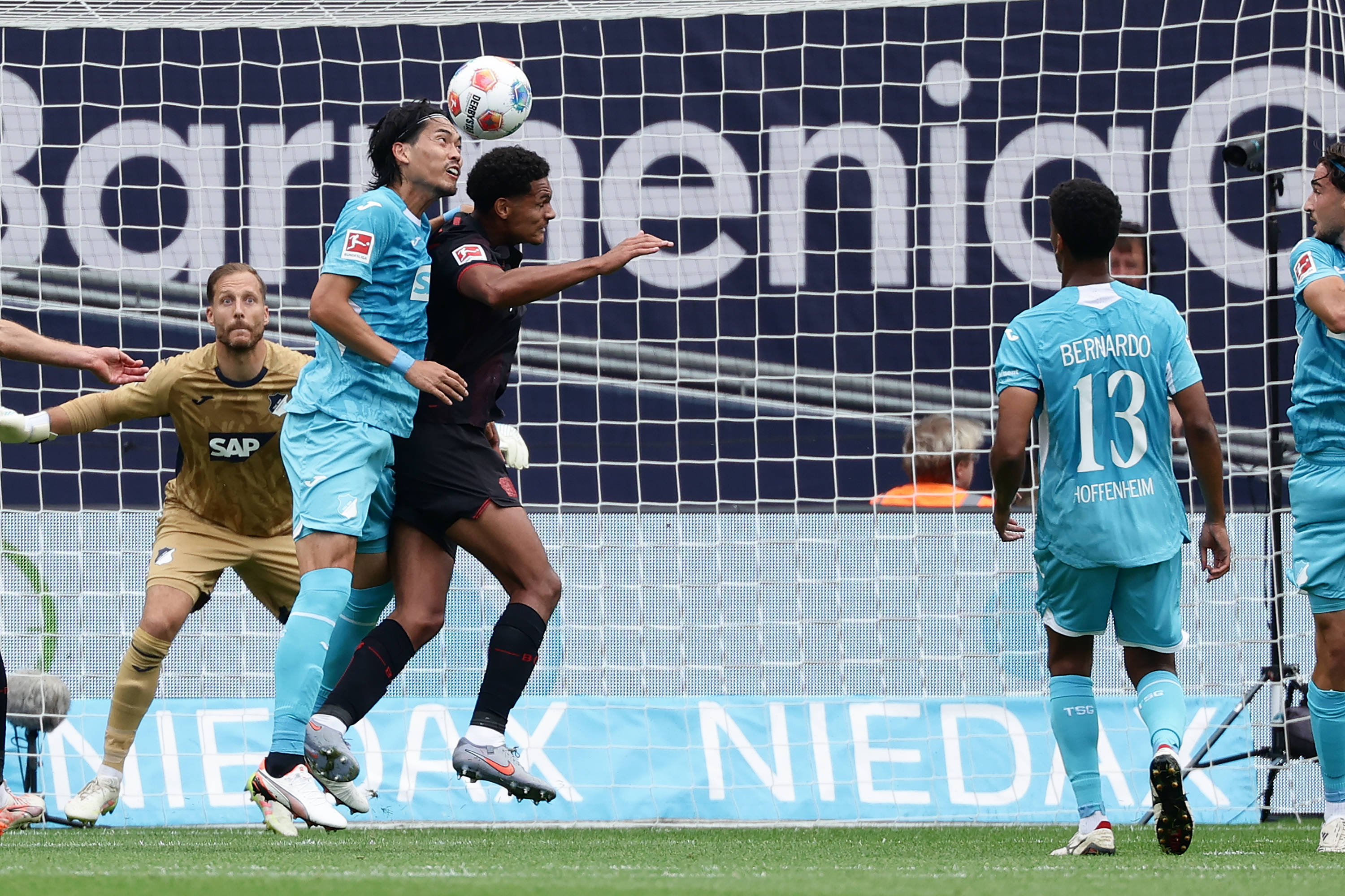 (体育)足球——德甲(jiǎ):勒沃库森不(bù)敌霍芬海姆