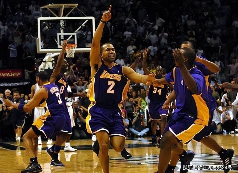 输球另有隐情？奥胖亲自发声，04湖(hú)人失冠，皆因科比夺权？