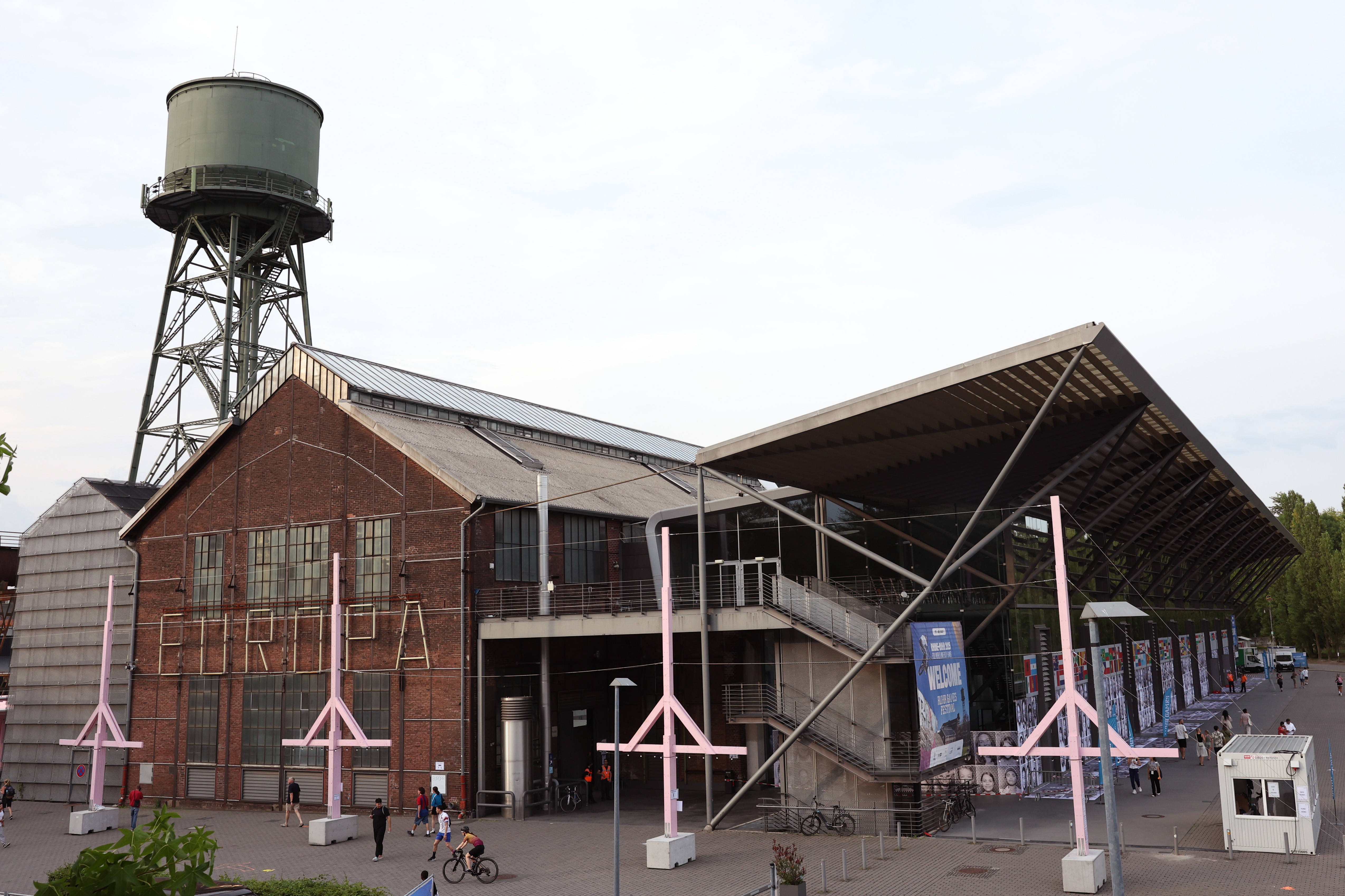 探访莱茵-鲁尔大运会三人(rén)籃(lán)球比赛場(chǎng)馆——“波鸿世纪厅”