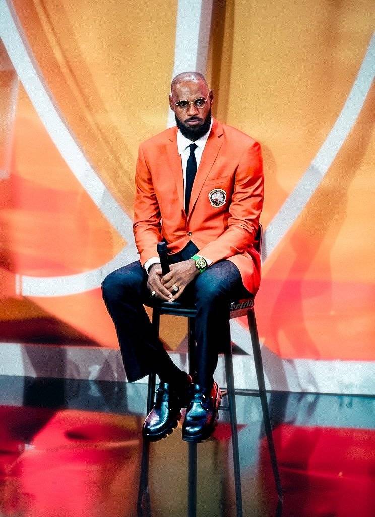 詹姆斯:我仍在巅峰!同时却已经入选名人堂!