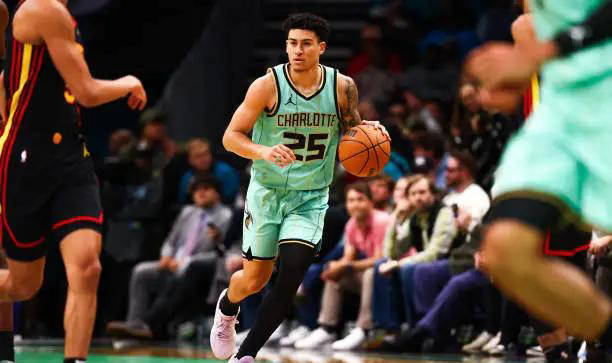 夏洛特黄蜂后场新星辛普森：下赛季能否取得突(tū)破？