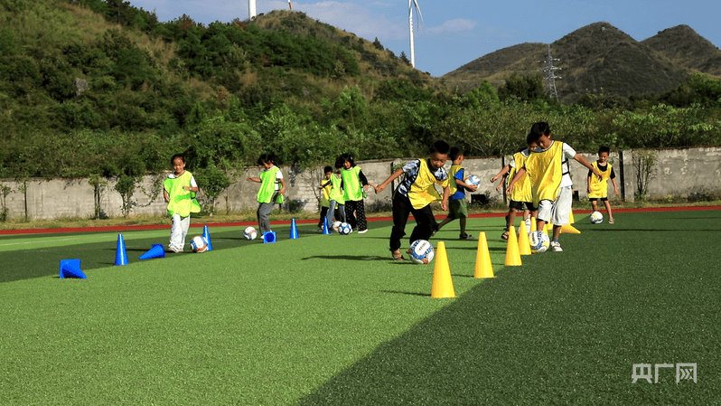 湖南江永：校园足球“燃”起来 体教融合育新人
