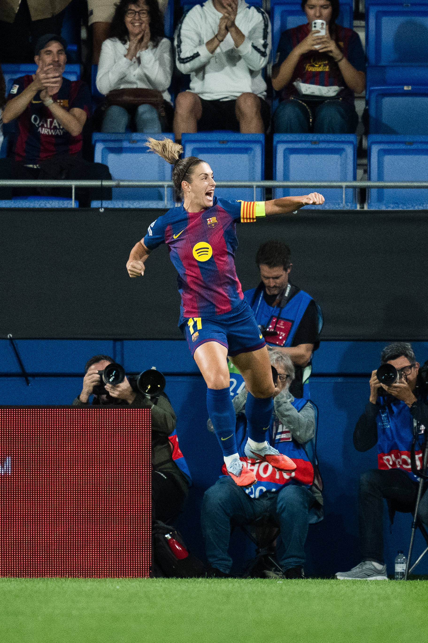 （体育）足球——欧冠女足：巴塞罗那胜拜(bài)仁慕尼黑