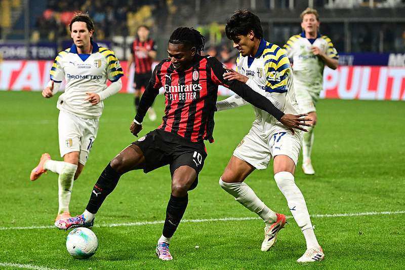 AC米兰2-2帕尔馬(mǎ) 萊(lái)奥建功