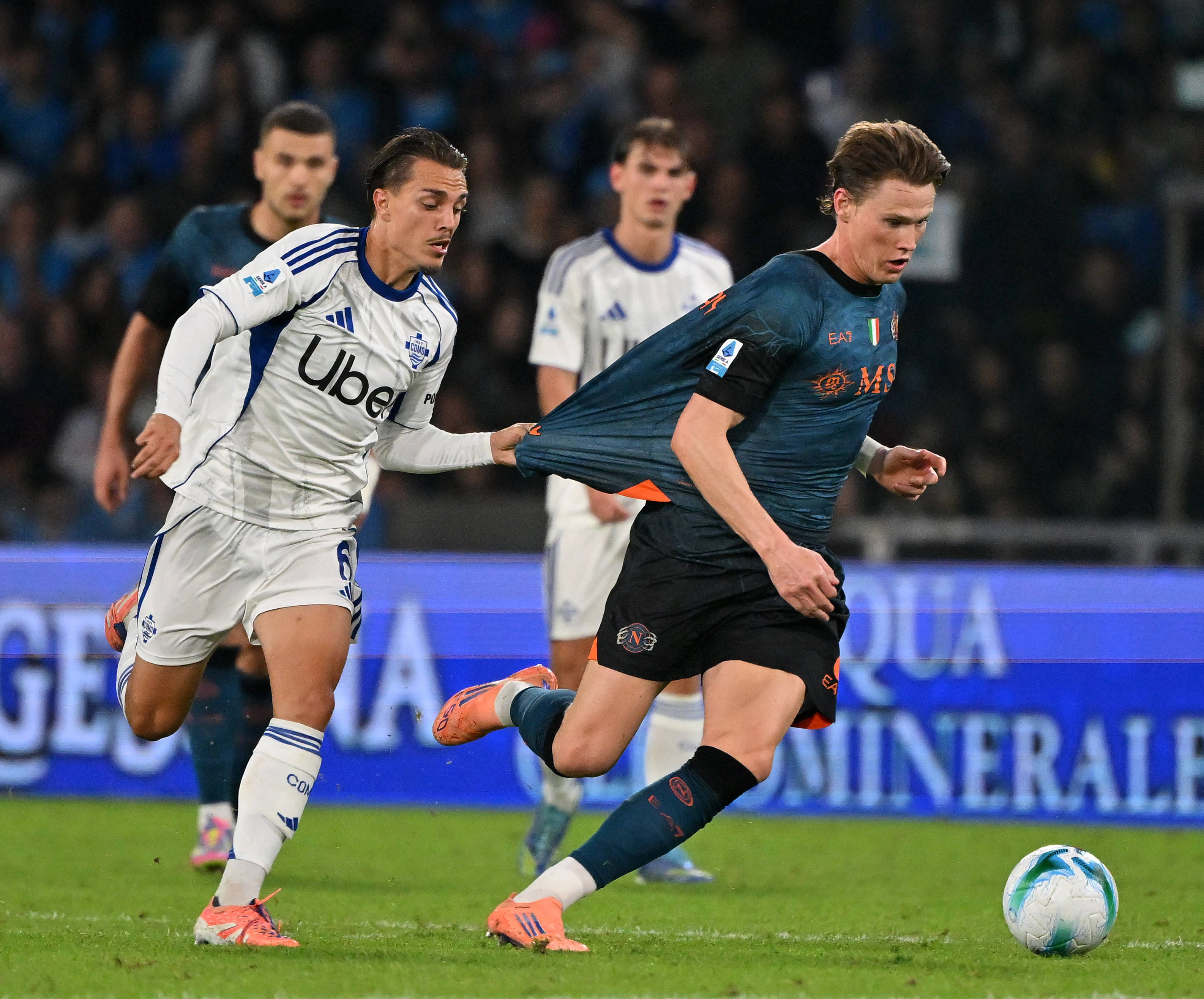 （体育）足球——意甲：那不勒斯平科莫