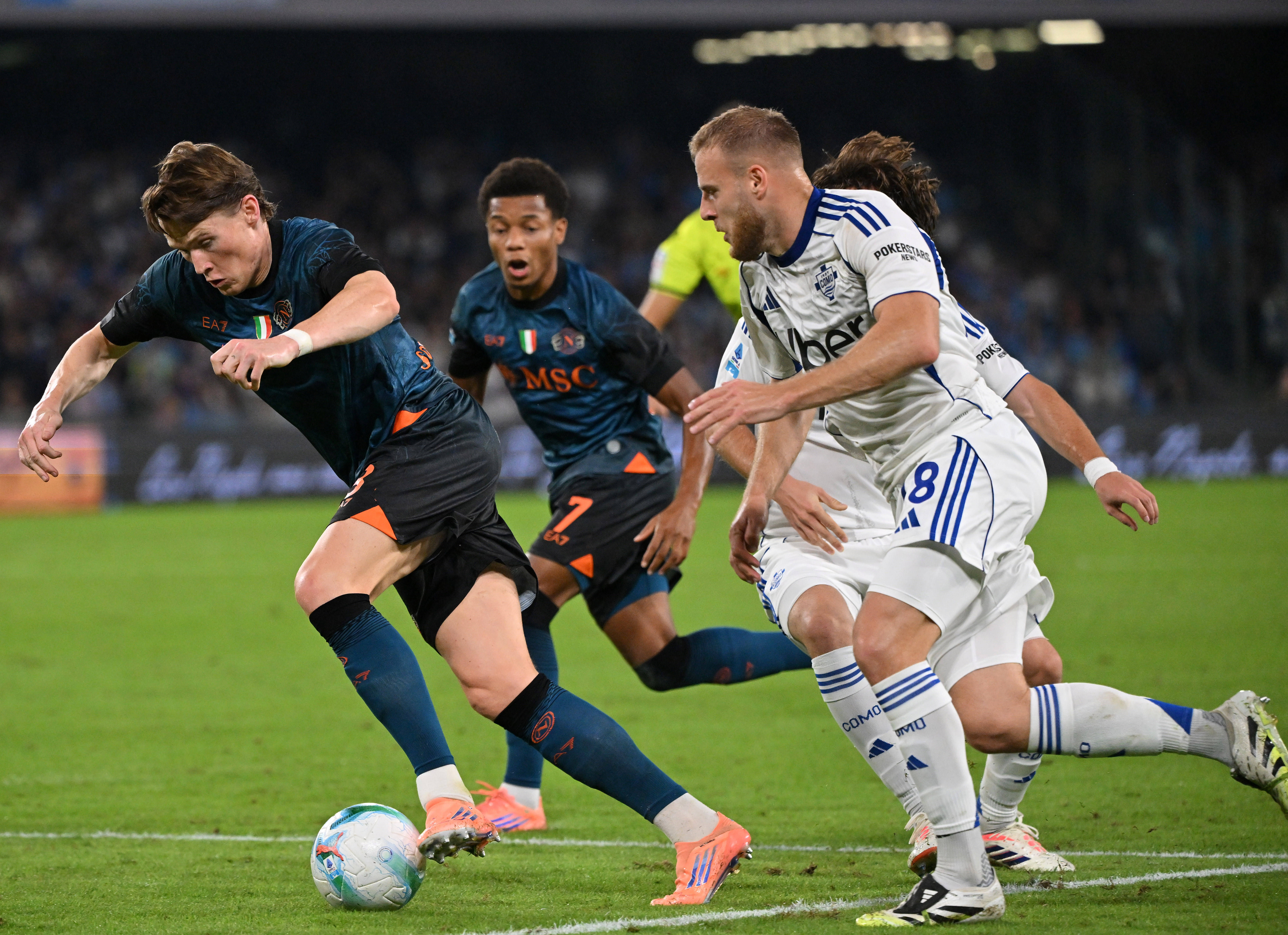 （体育）足球——意甲：那不勒斯平科莫