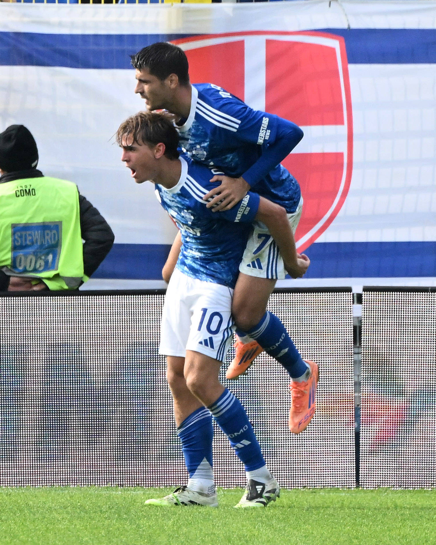 （体育）足球——意甲：科莫胜尤文图斯