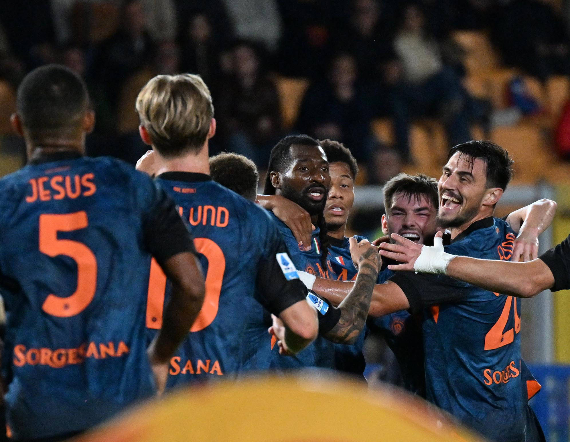 （体育）足球——意甲：那不勒斯胜莱切