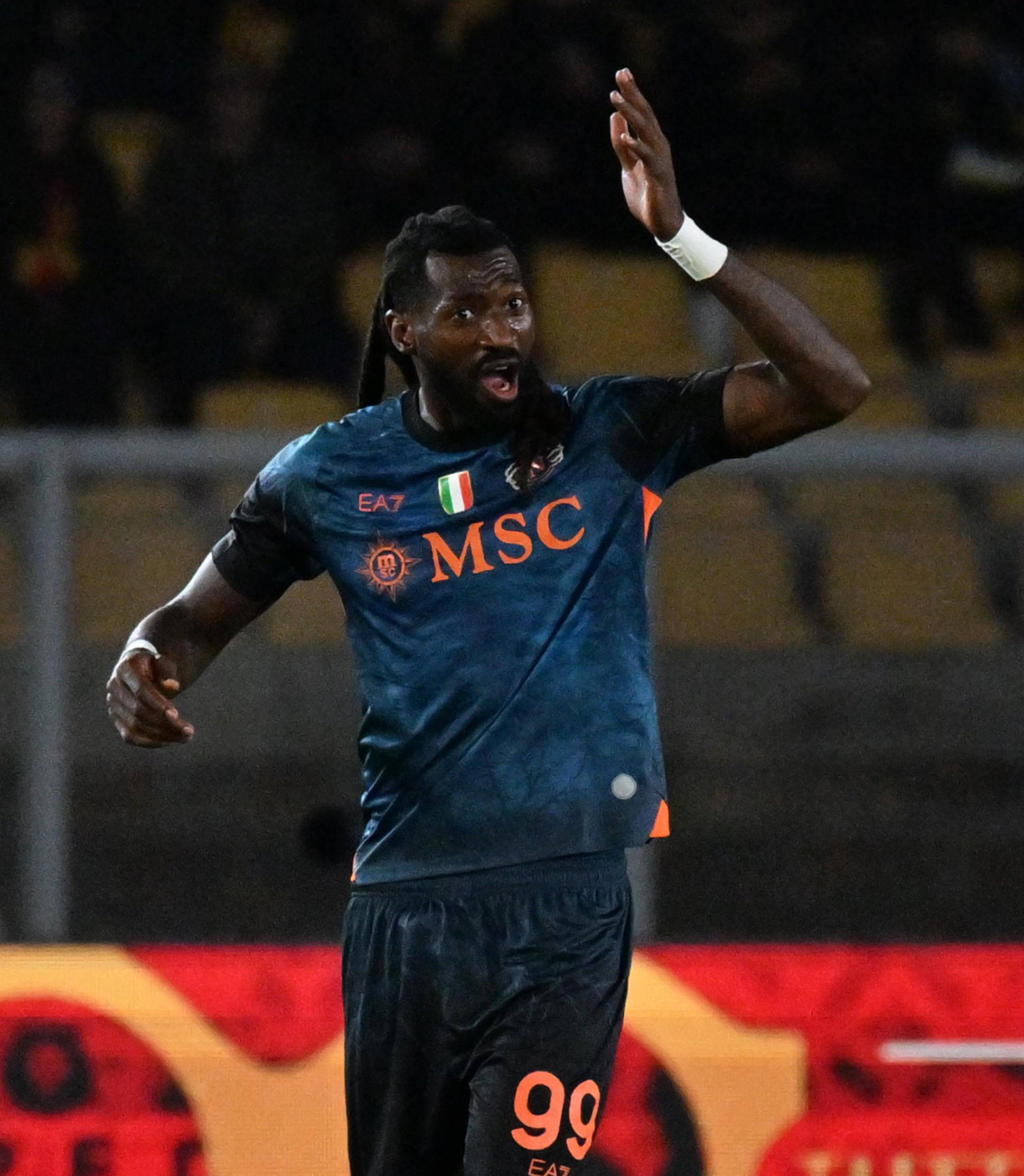 （体育）足球——意甲：那不勒斯胜莱切