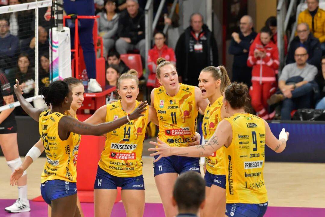 朱婷轮休备战世俱杯+欧冠 哈克MVP 科内利亚诺女排14连胜