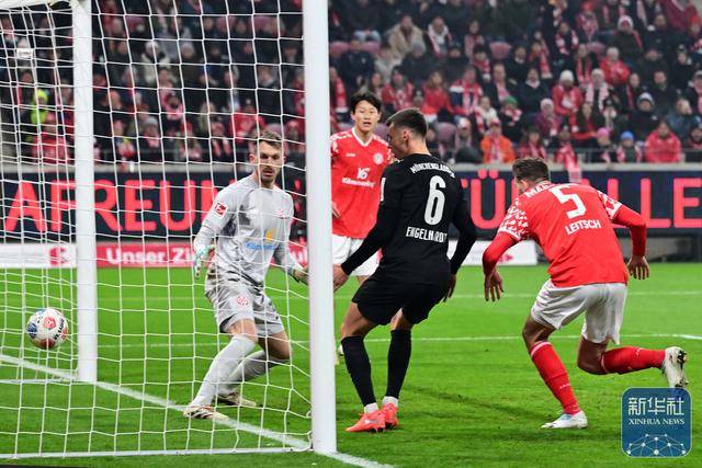 足球 | 德(dé)甲：美因茨不敌门兴格拉德(dé)巴赫