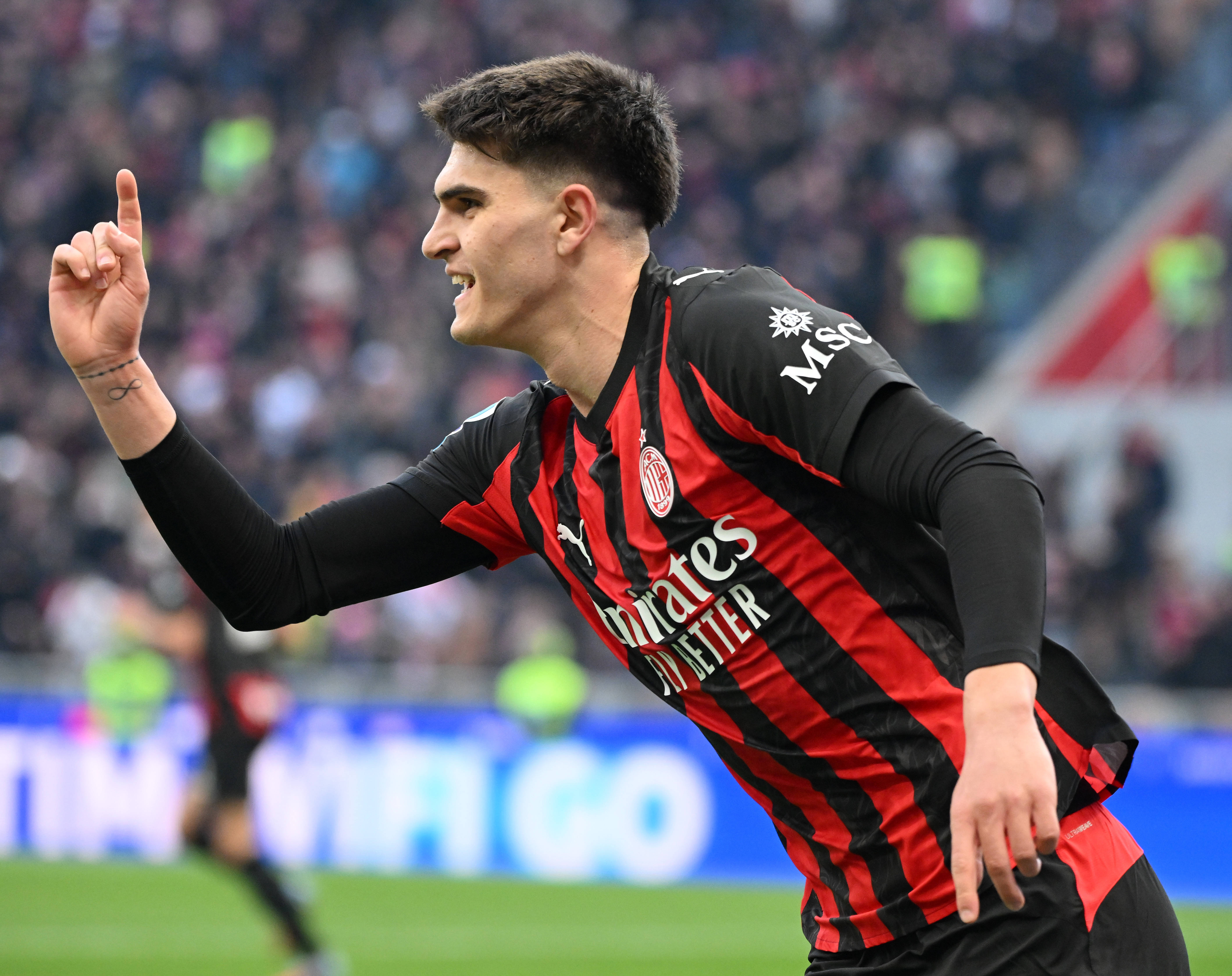 （躰(tǐ)育）足球——意(yì)甲：AC米兰平萨索洛