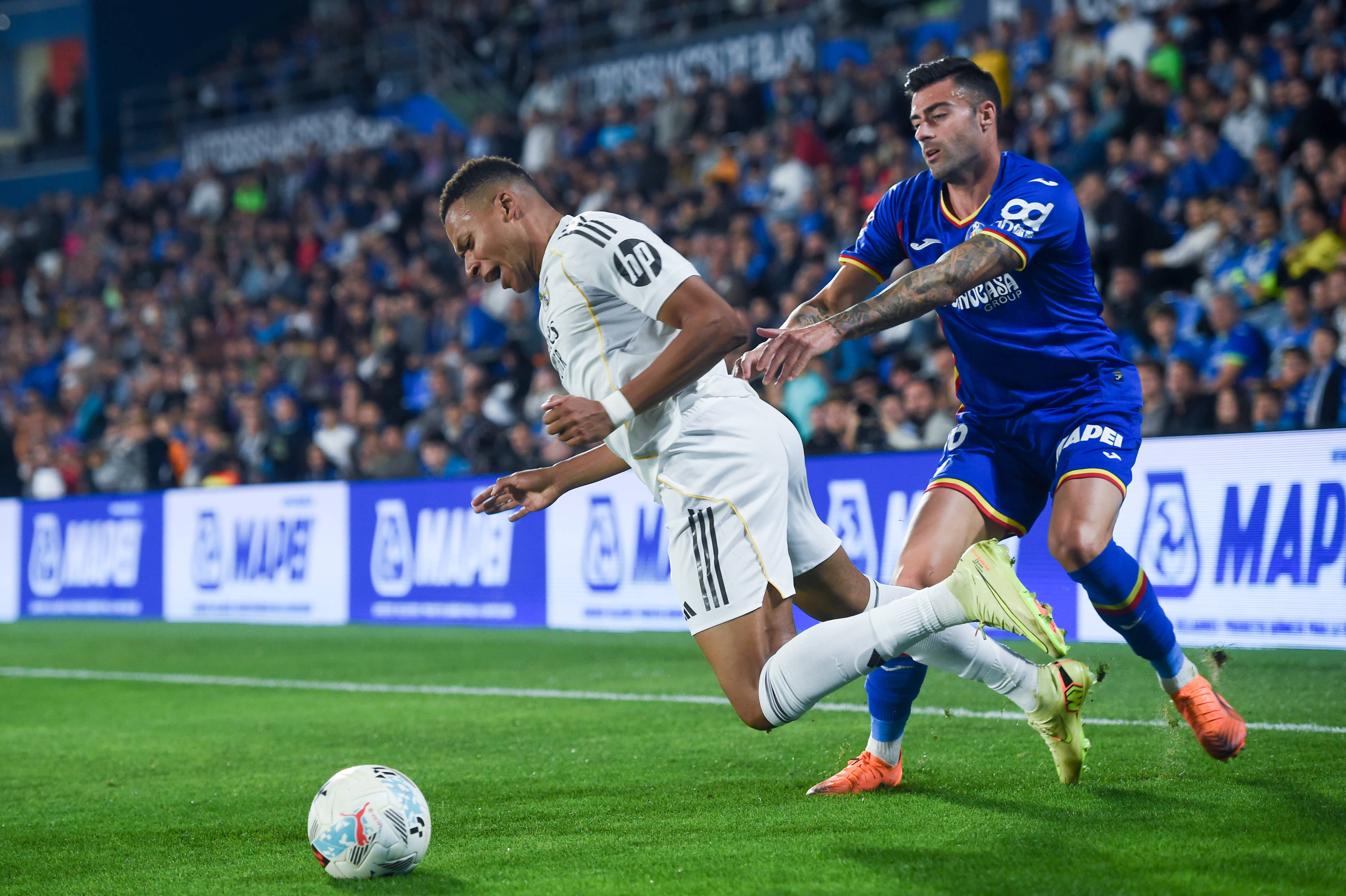 （体育）足球——西甲：皇家马德里胜赫塔菲