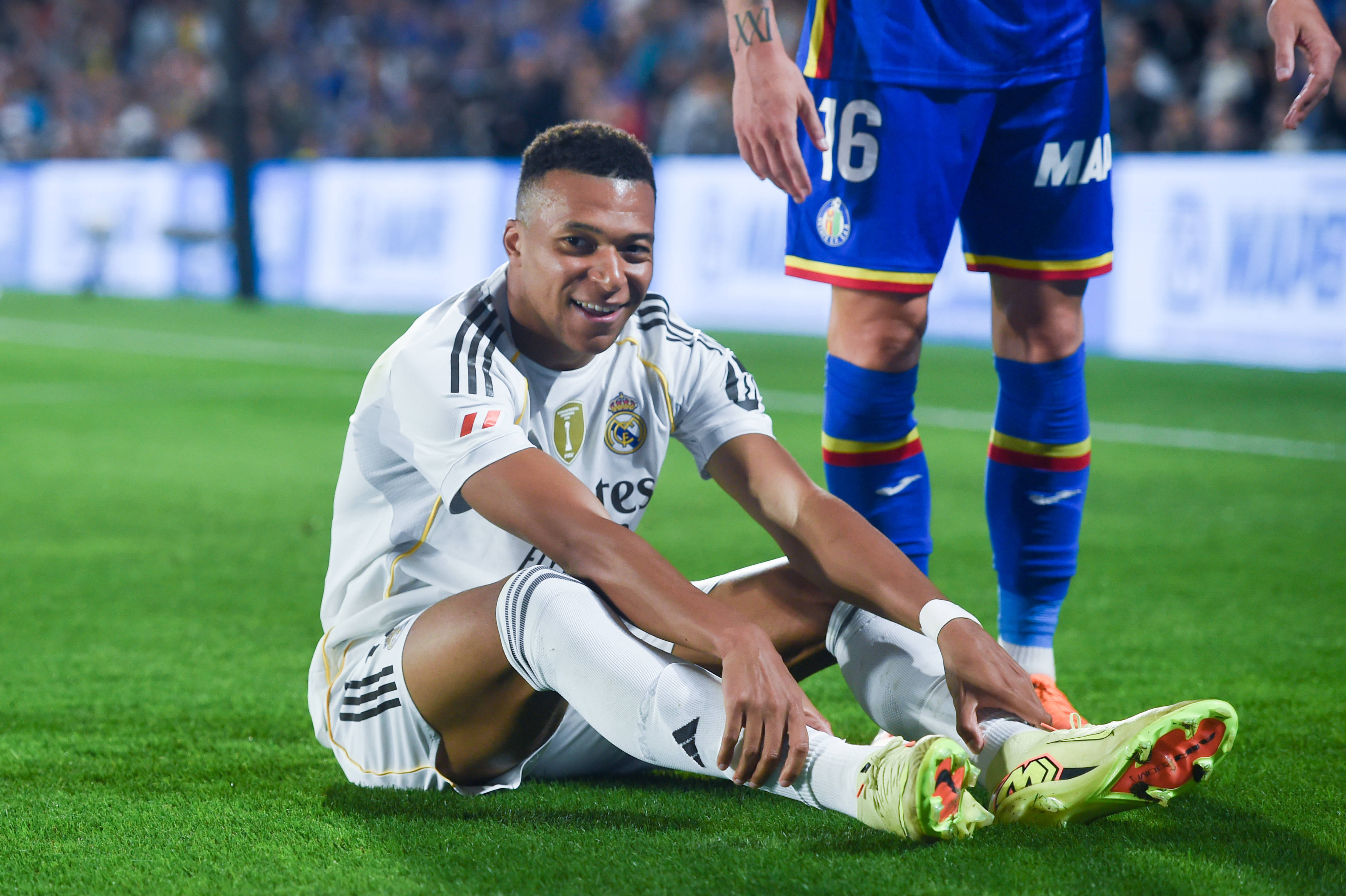 （体育）足球——西甲：皇家马德里胜赫塔菲