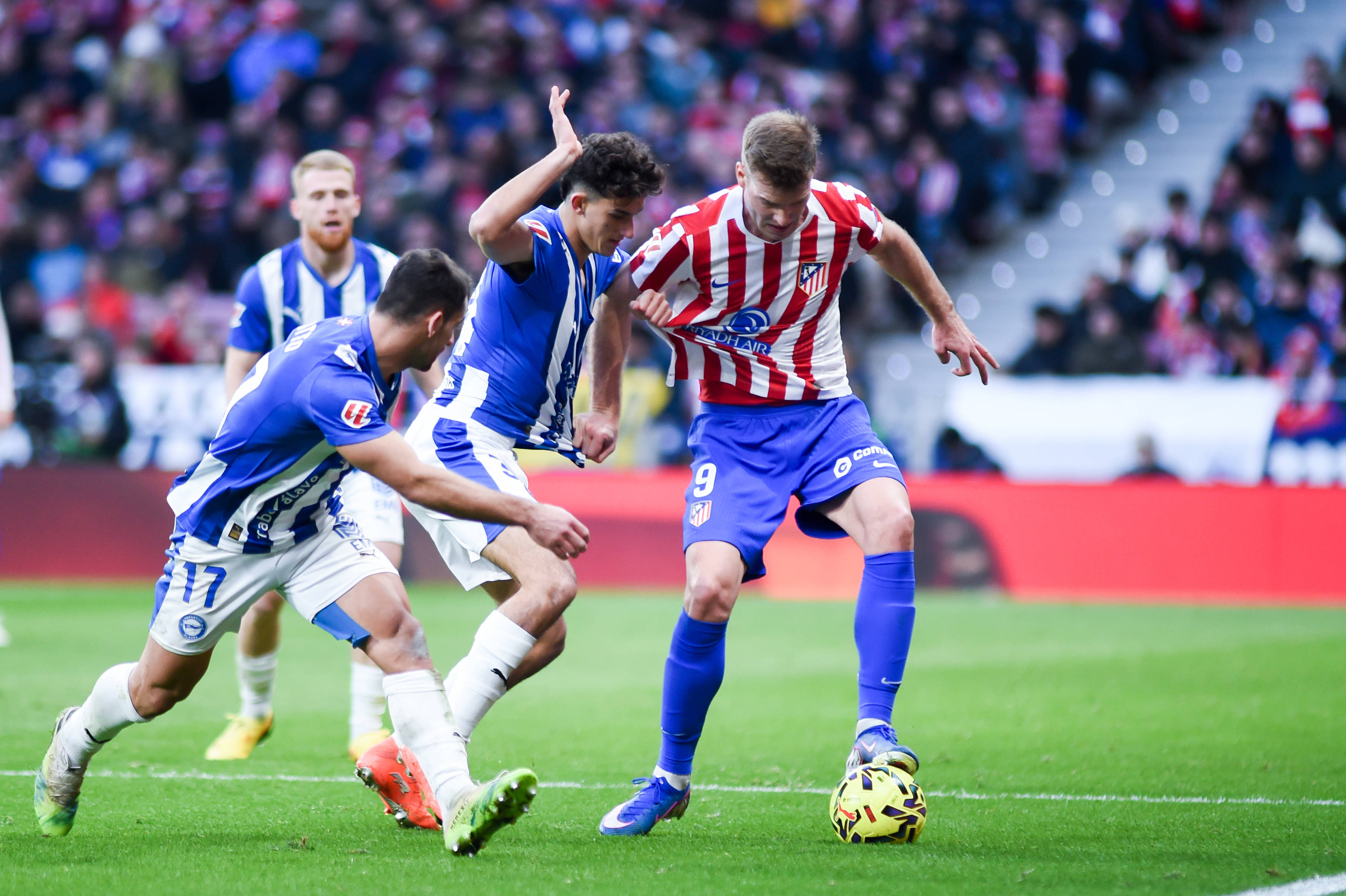 （体育(yù)）足球——西甲：马德里竞技胜阿拉維(wéi)斯(sī)