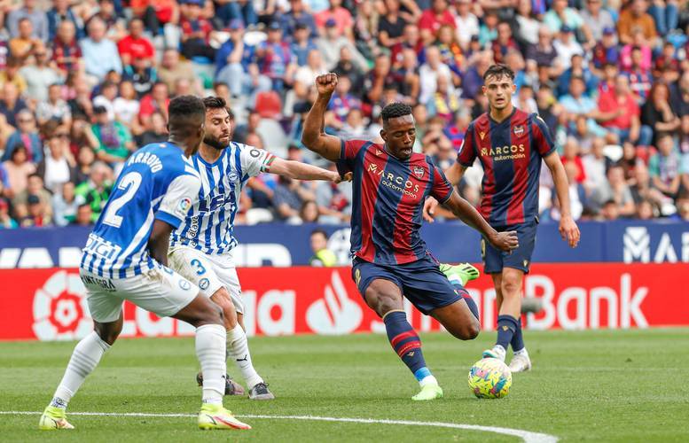 西甲(jiǎ)！阿(ā)拉维斯对阵皇马赛事分析 阿(ā)拉维斯 VS 皇马